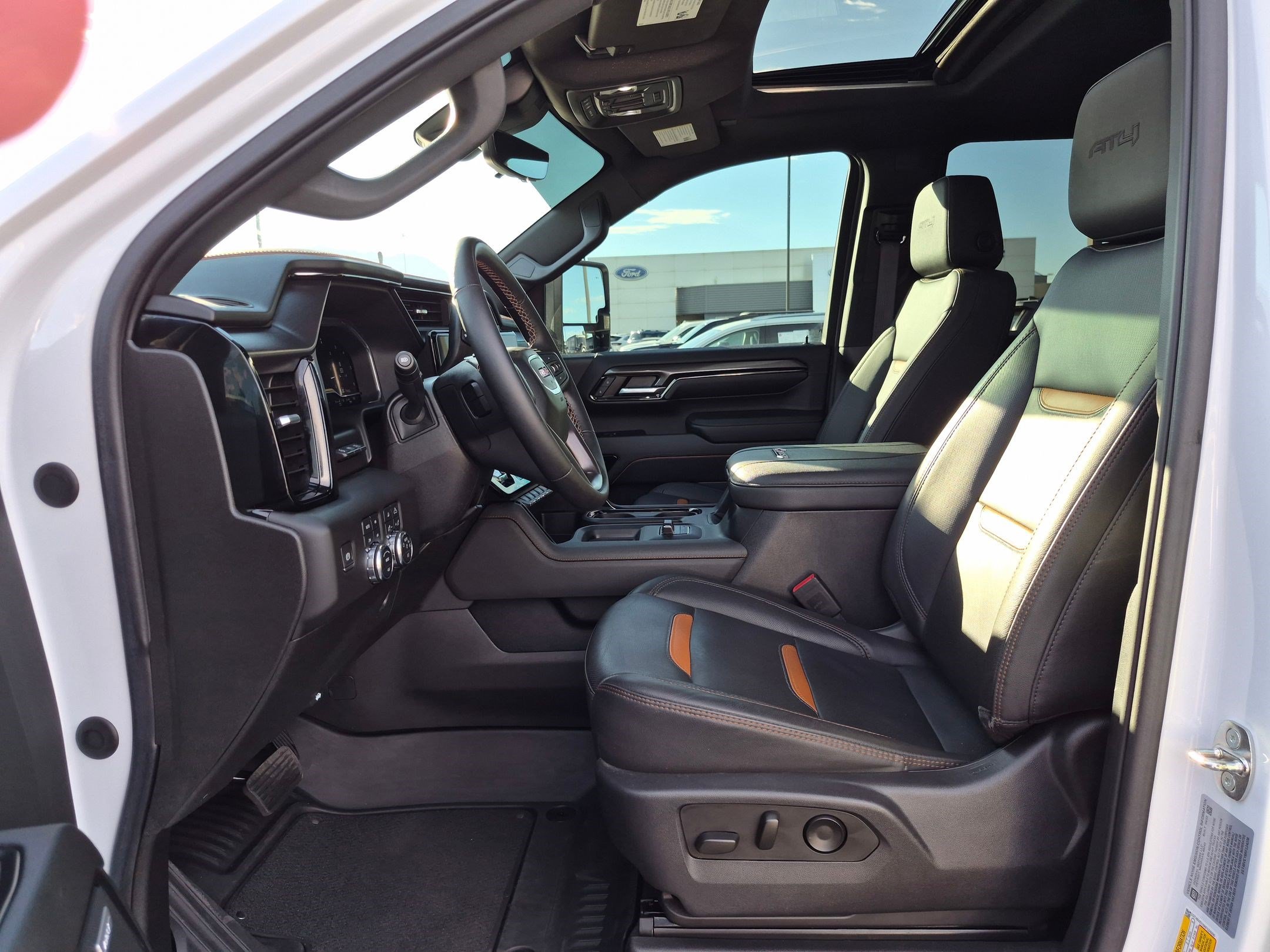 Used 2024 GMC Sierra 3500 AT4 w/ Technology Package AWD/4WD image 18