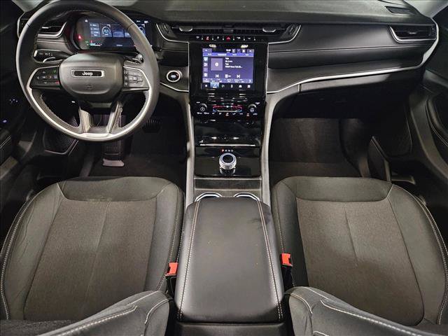 Used 2024 Jeep Grand Cherokee Laredo X RWD image 18