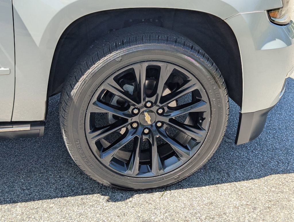 Used 2019 Chevrolet Suburban Premier w/ Premier Plus Edition image 11