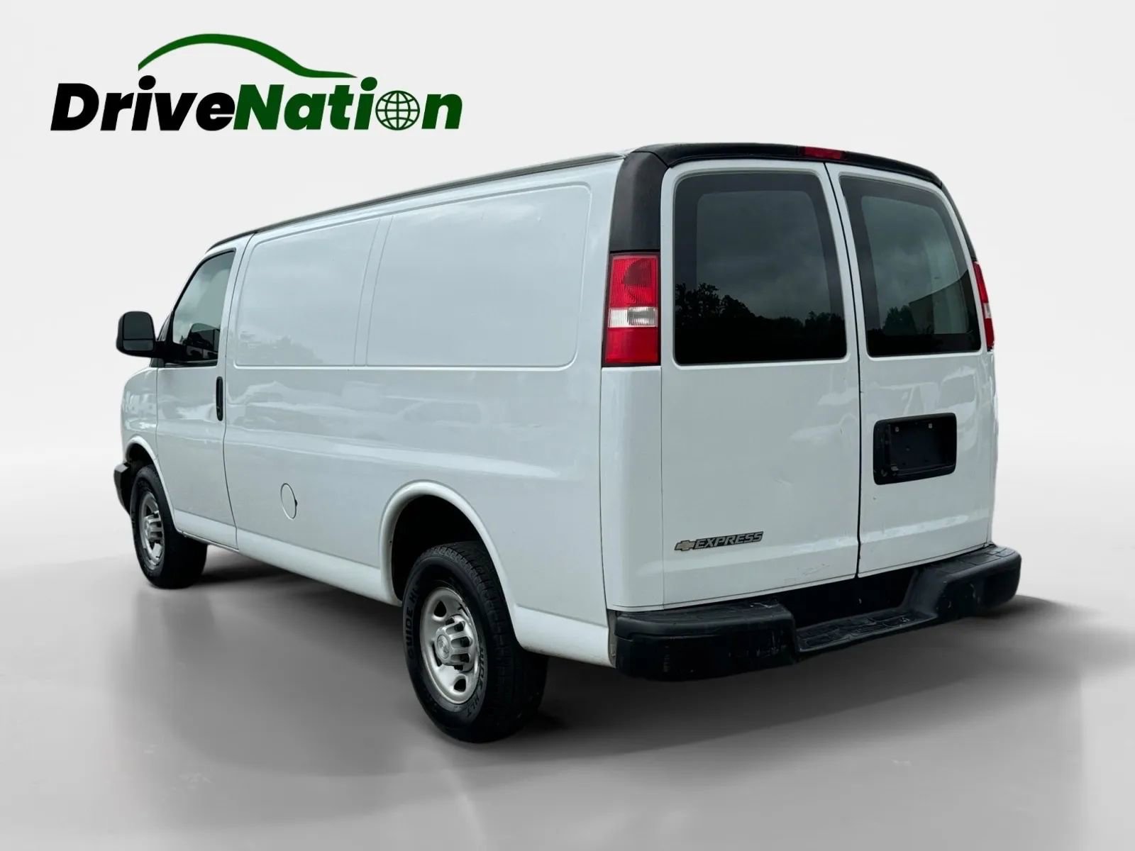 Used 2018 Chevrolet Express 2500 RWD image 7
