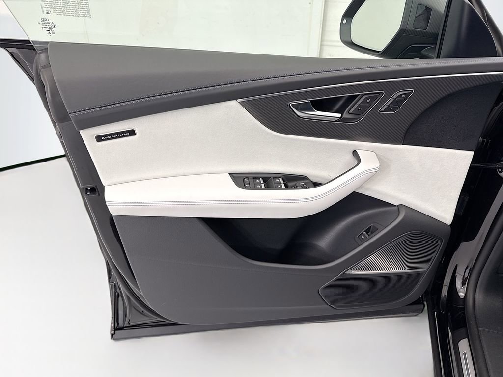 New 2026 Audi RS Q8 performance image 24