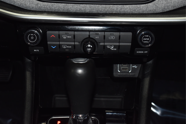 Certified 2024 Jeep Compass Latitude AWD/4WD image 22