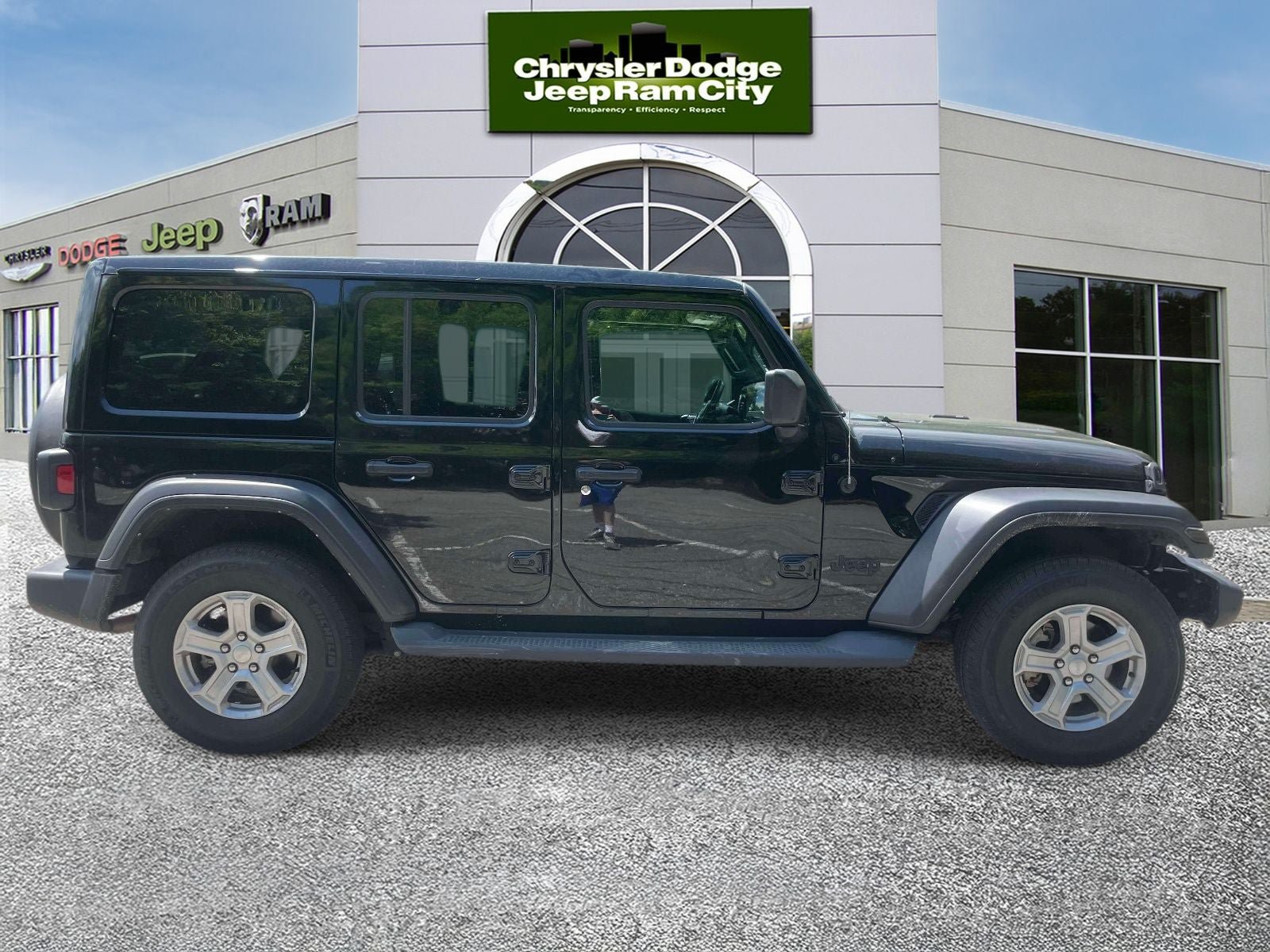 Used 2022 Jeep Wrangler Unlimited Sport w/ Sun And Sound Package AWD/4WD image 5