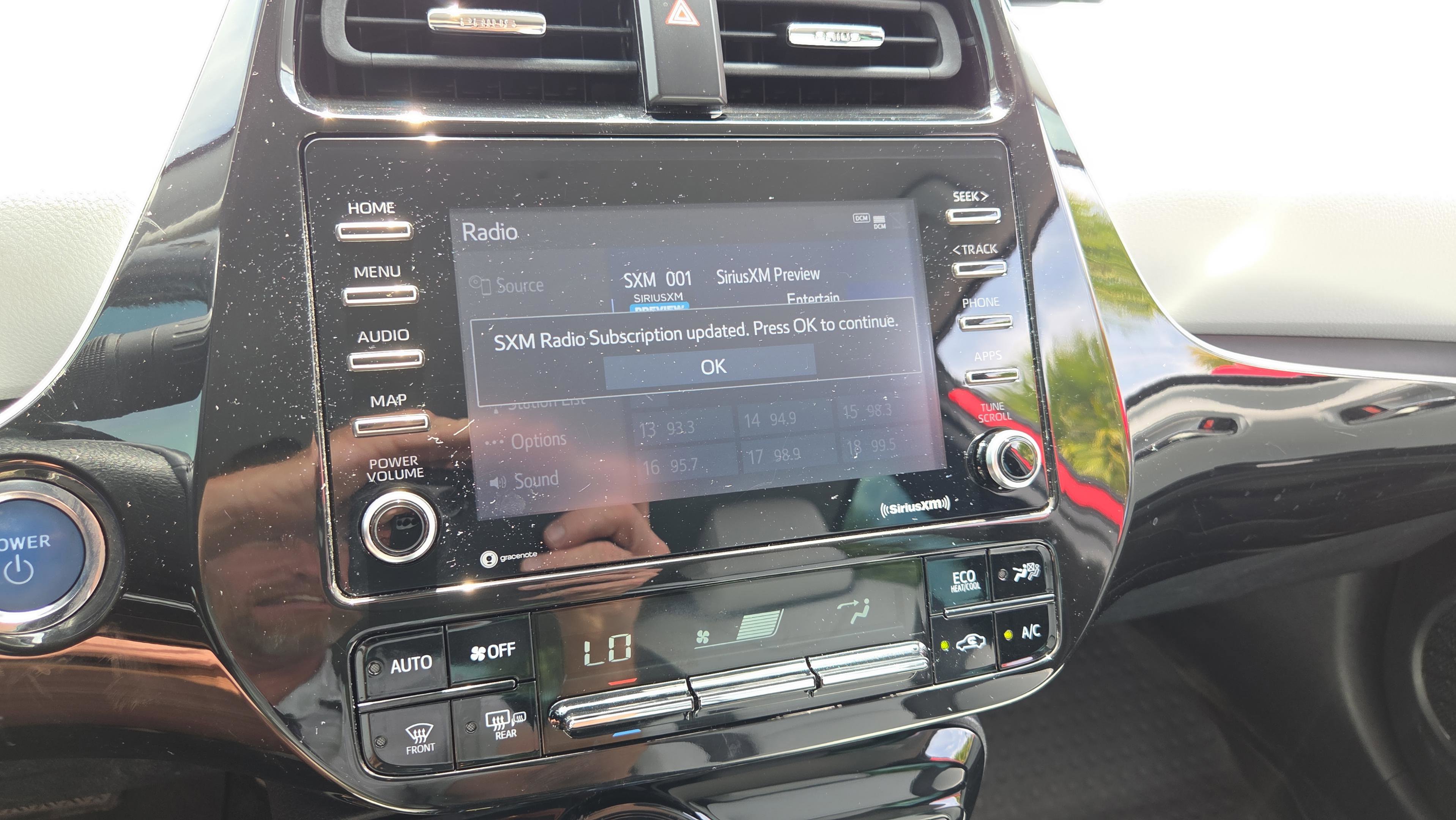 Used 2022 Toyota Prius XLE FWD image 19