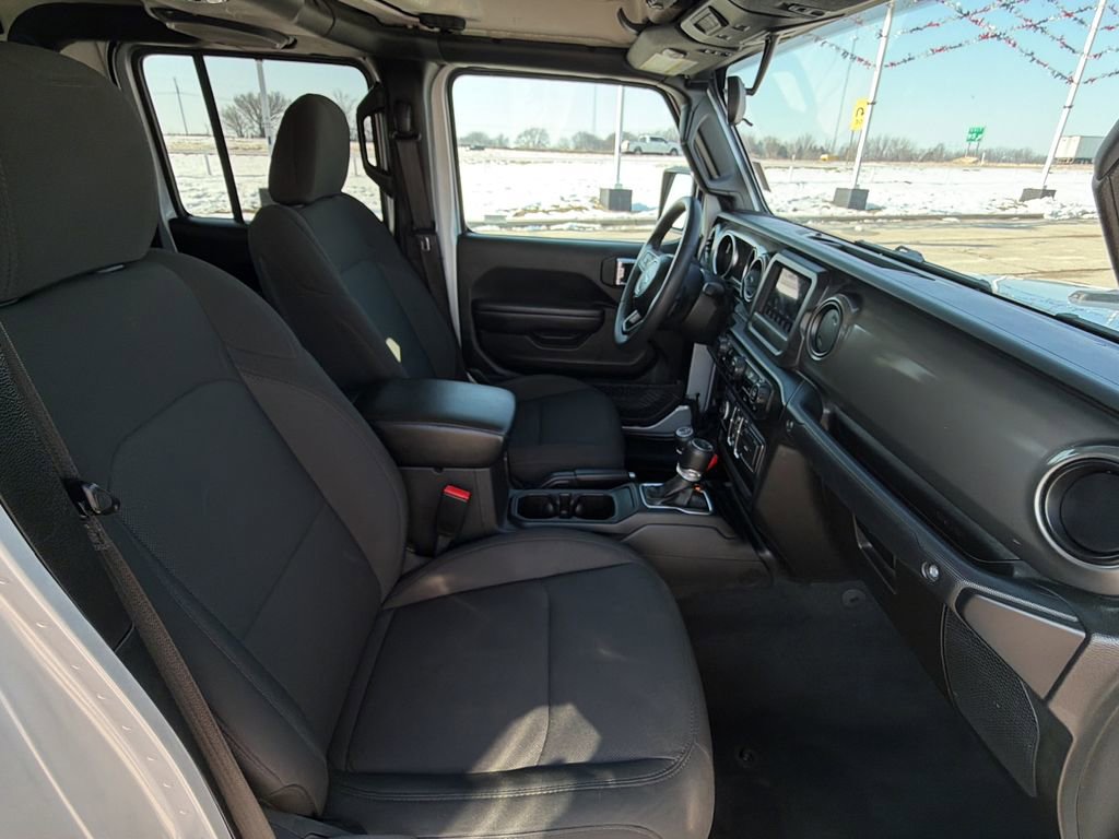 Used 2023 Jeep Gladiator Sport image 11