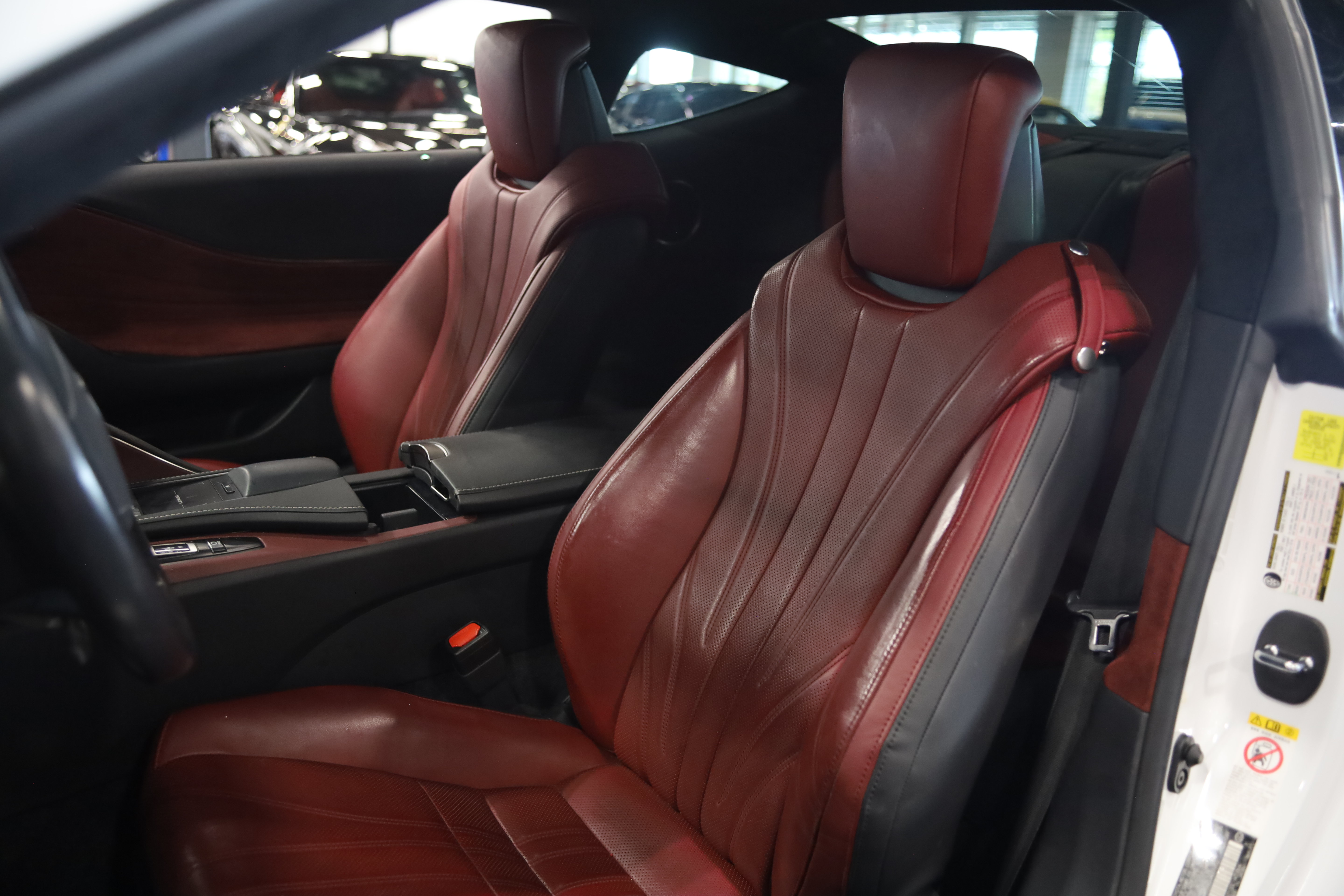 Used 2018 Lexus LC 500 Coupe w/ Touring Package RWD image 17