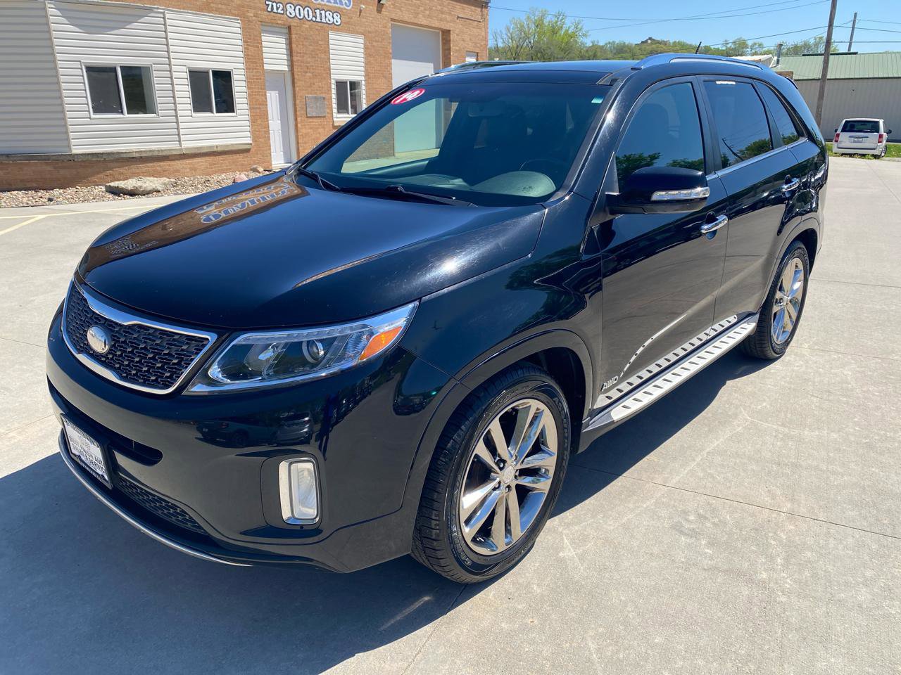 Used 2014 Kia Sorento SX w/ 3rd Row Package AWD/4WD image 2