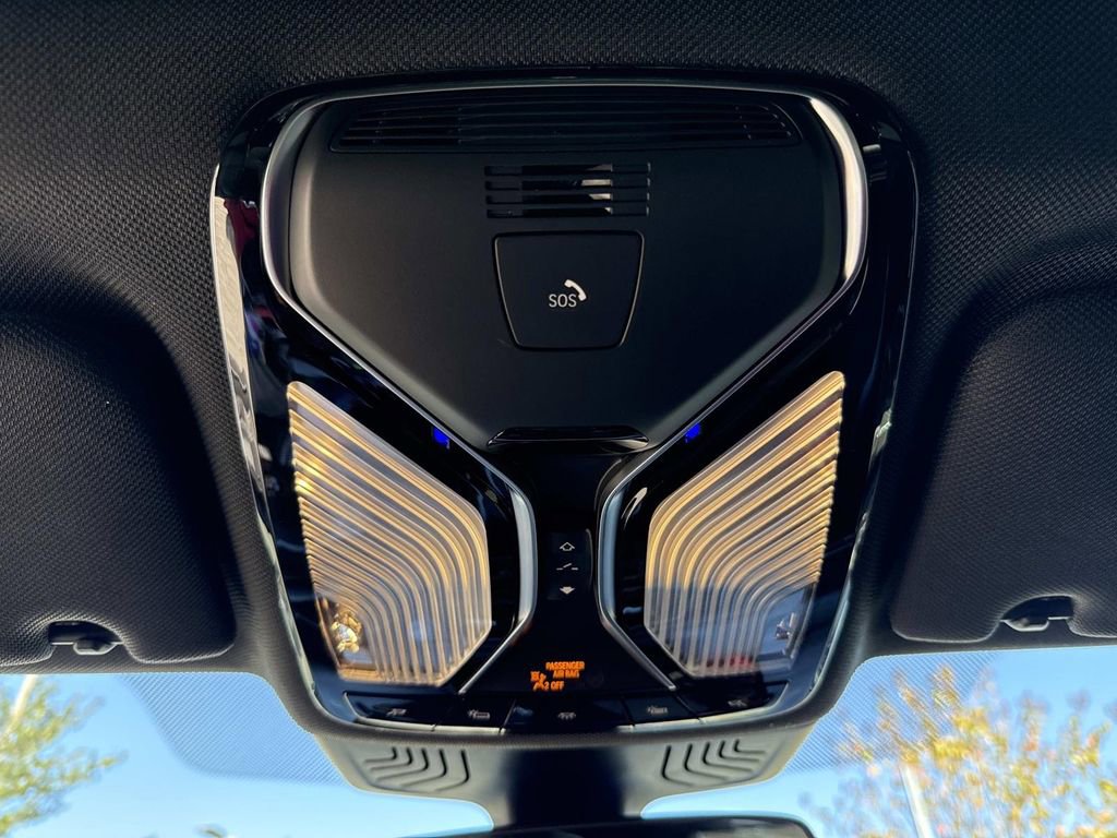 Used 2022 BMW 750i xDrive w/ Executive Package image 48