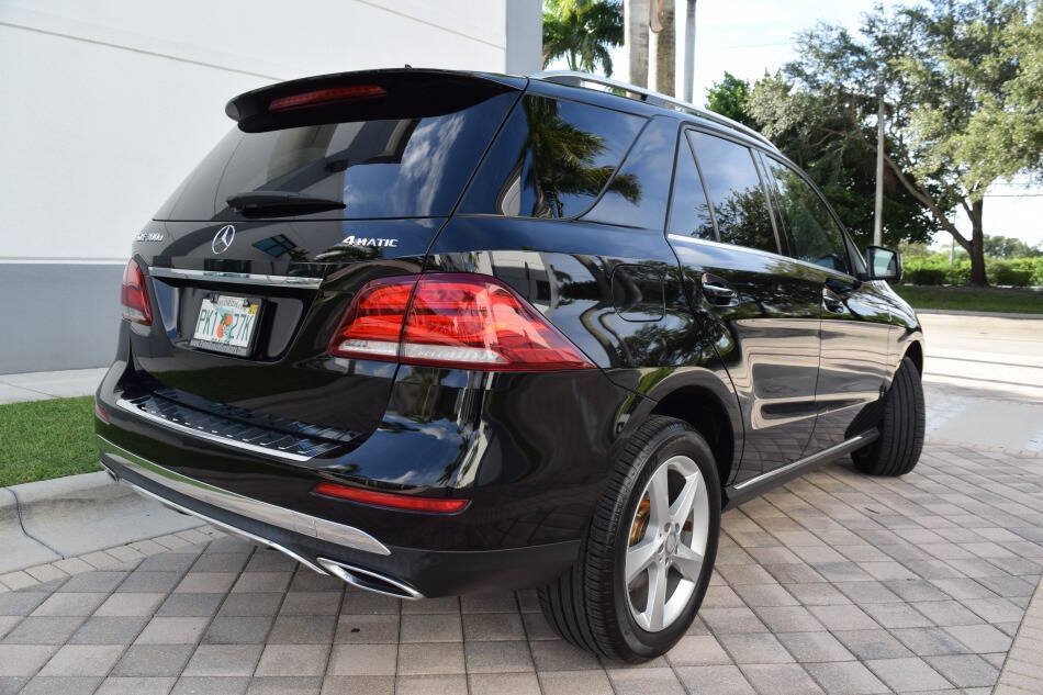 Used 2016 Mercedes-Benz GLE 300d 4MATIC w/ Premium Package image 6