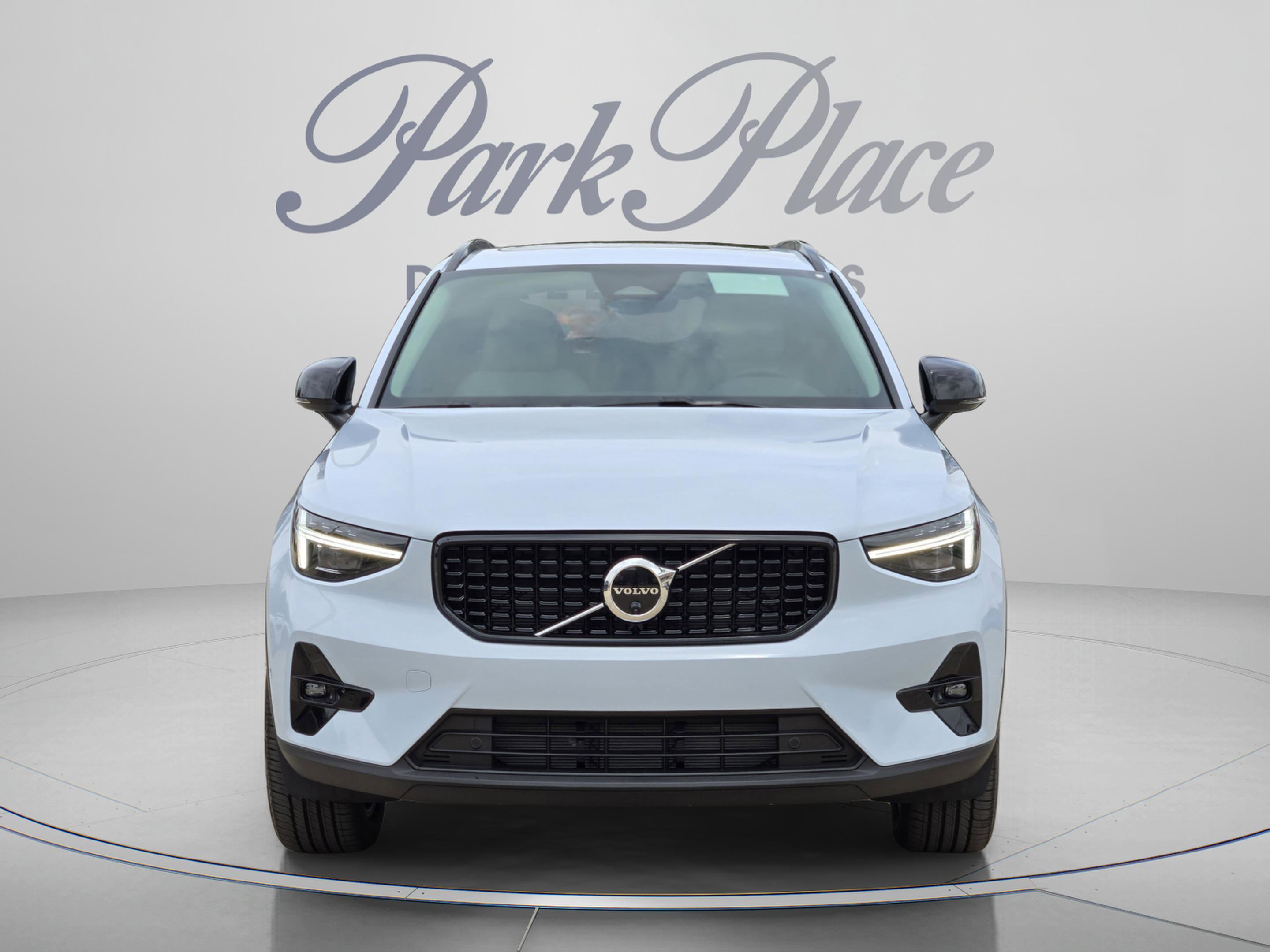 New 2026 Volvo XC40 B5 Plus w/ Protection Package Premier AWD/4WD image 9