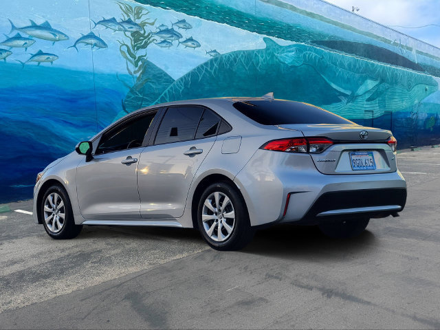 Used 2021 Toyota Corolla LE FWD image 2