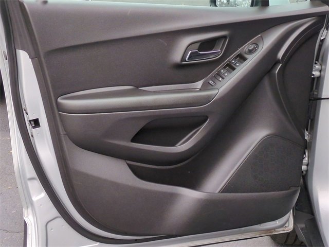 Certified 2022 Chevrolet Trax LT w/ Sport Edition image 21