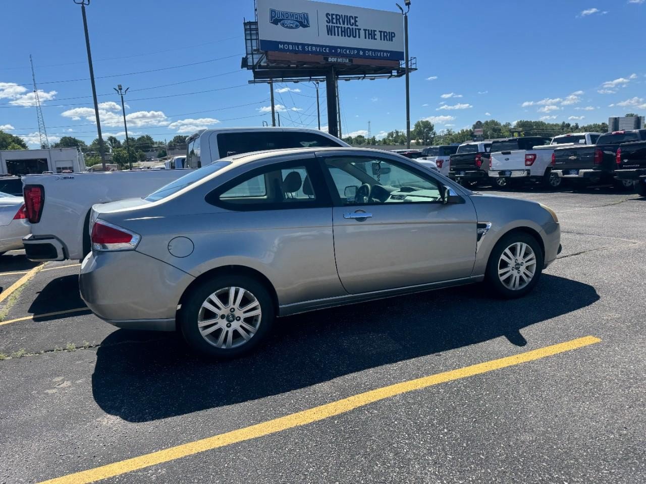 Used 2008 Ford Focus SE FWD image 5