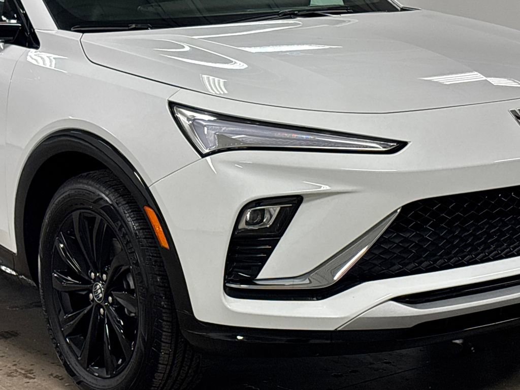 Used 2025 Buick Envista Sport Touring image 5