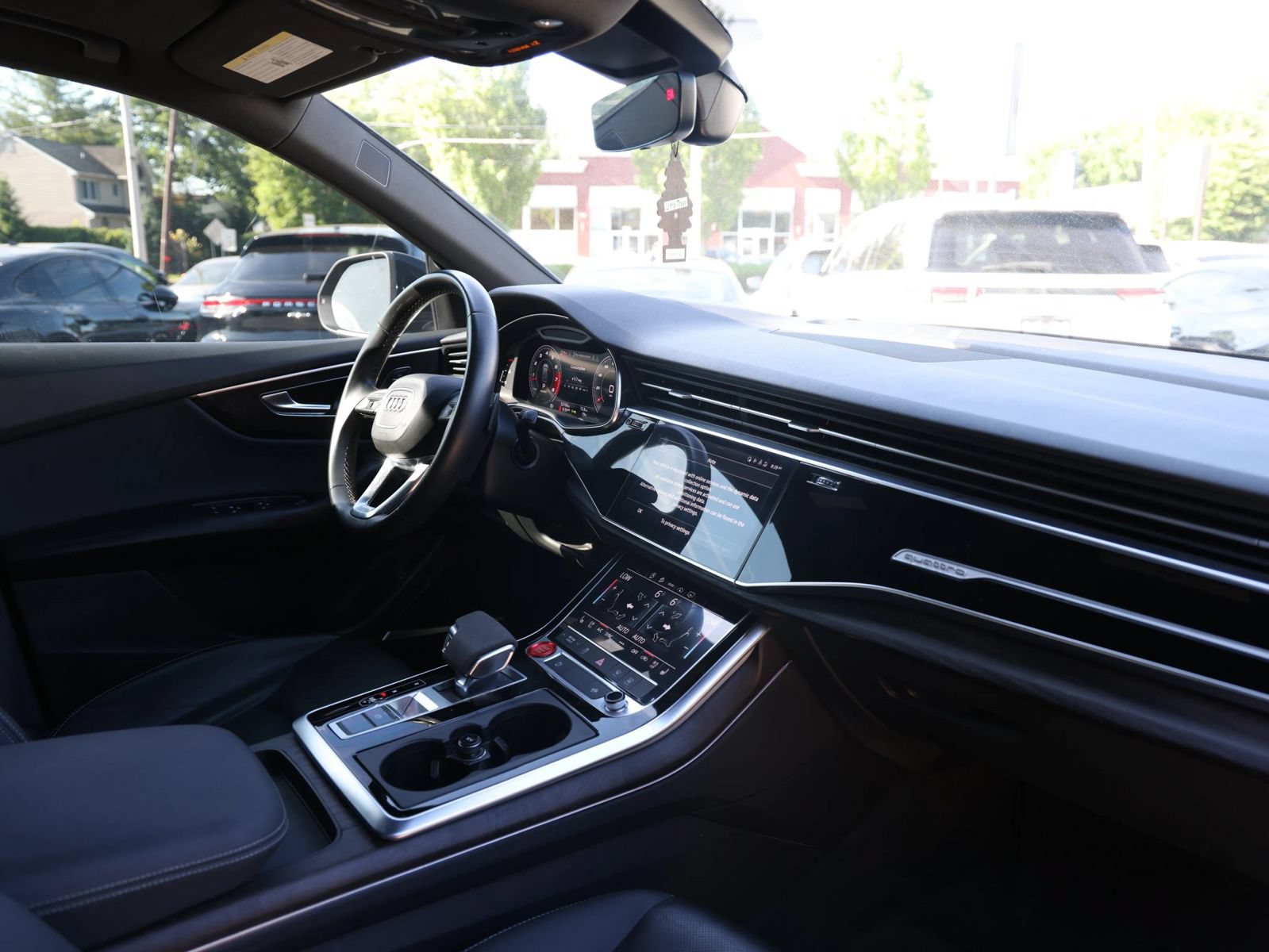 Used 2021 Audi Q8 Premium Plus w/ Premium Plus Package AWD/4WD image 17