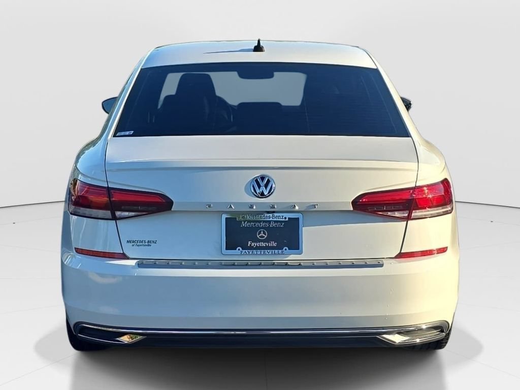 Used 2021 Volkswagen Passat 2.0T SE FWD image 6