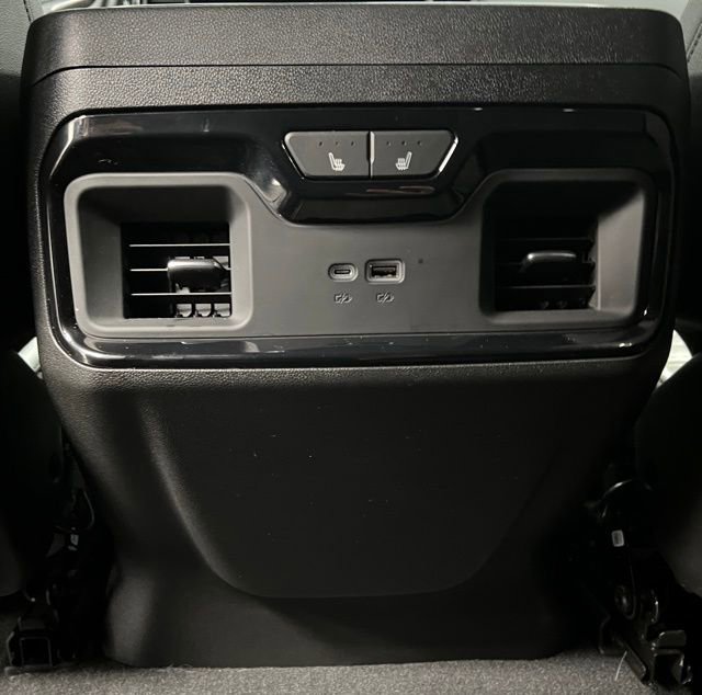 Used 2024 Chevrolet Silverado 2500 ZR2 w/ Technology Package image 52