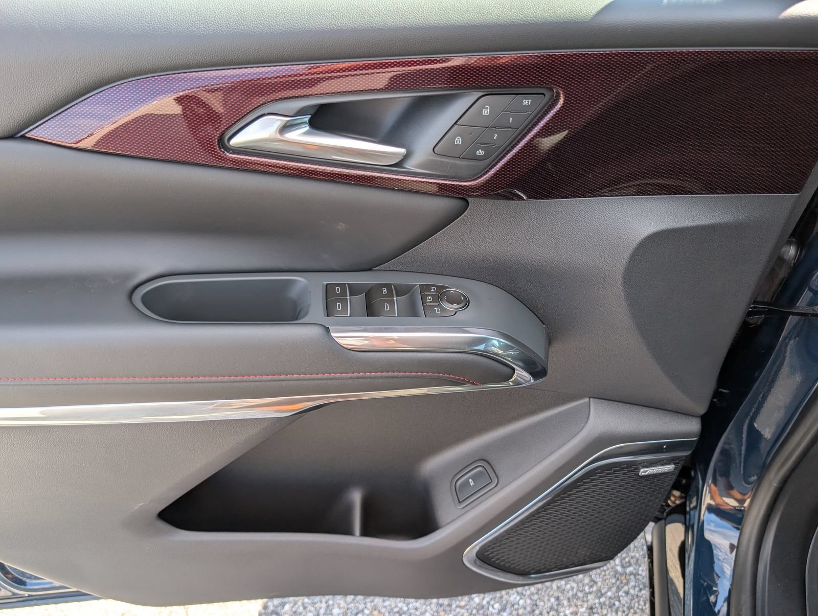 New 2027 Chevrolet Traverse RS w/ LPO, Floor Liner Package FWD image 19