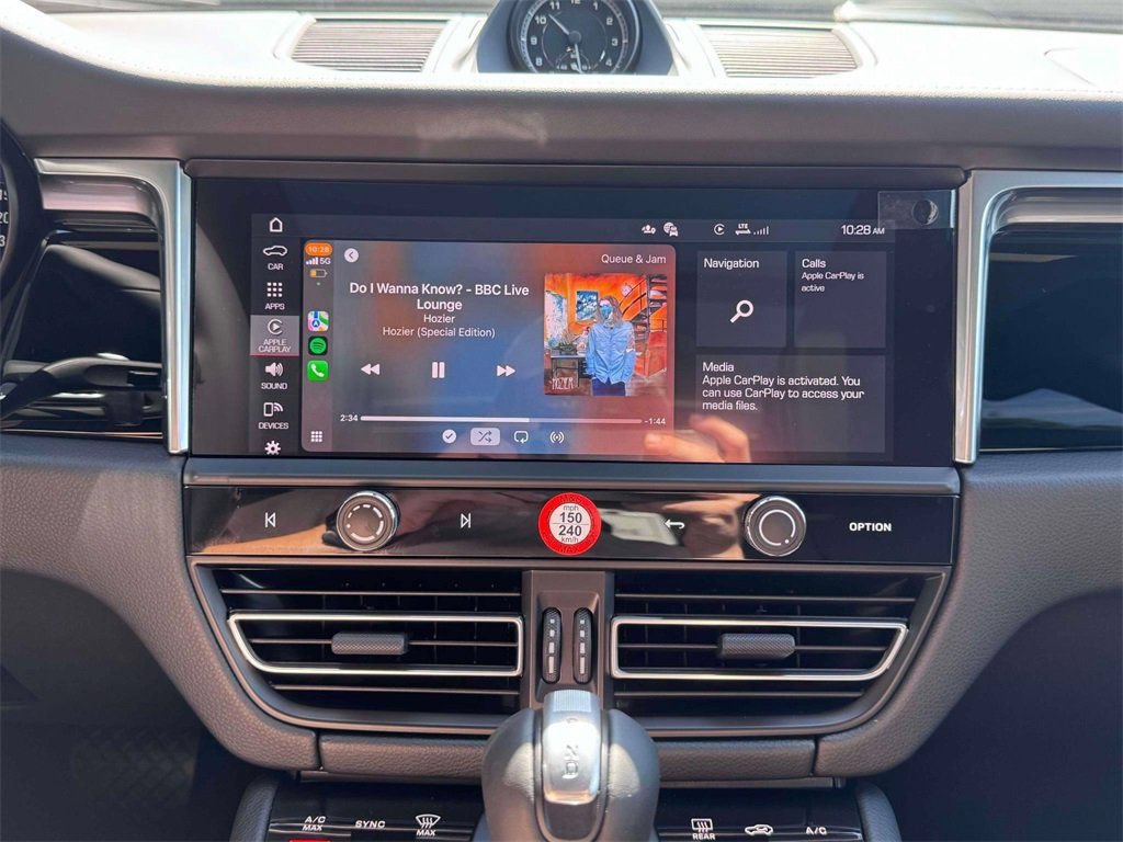 New 2025 Porsche Macan AWD/4WD image 26