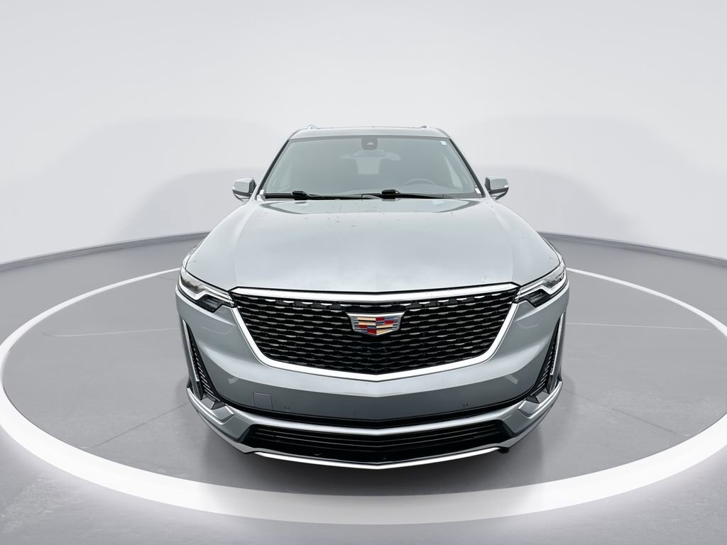 Used 2025 Cadillac XT6 Premium Luxury FWD image 3