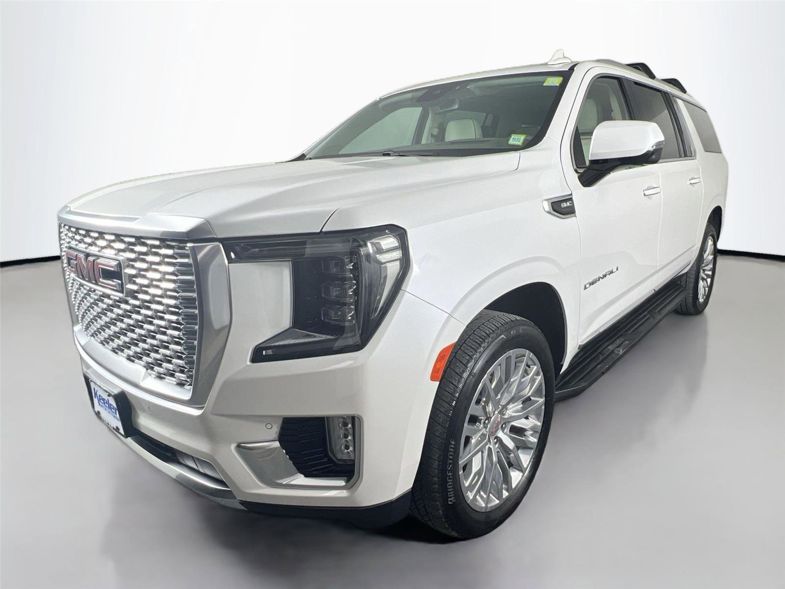 Used 2024 GMC Yukon XL Denali AWD/4WD image 2