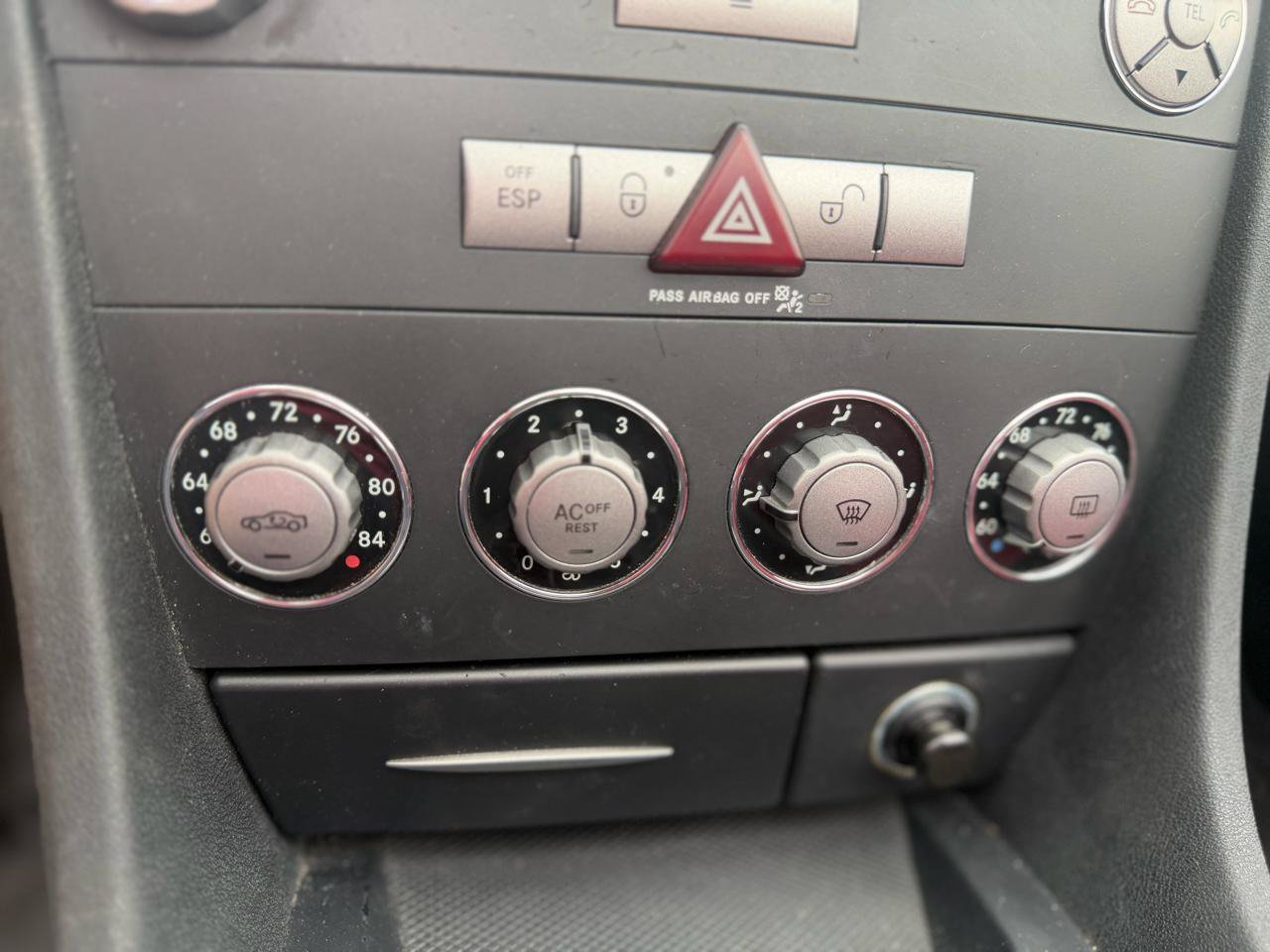 Used 2005 Mercedes-Benz SLK 350 image 25