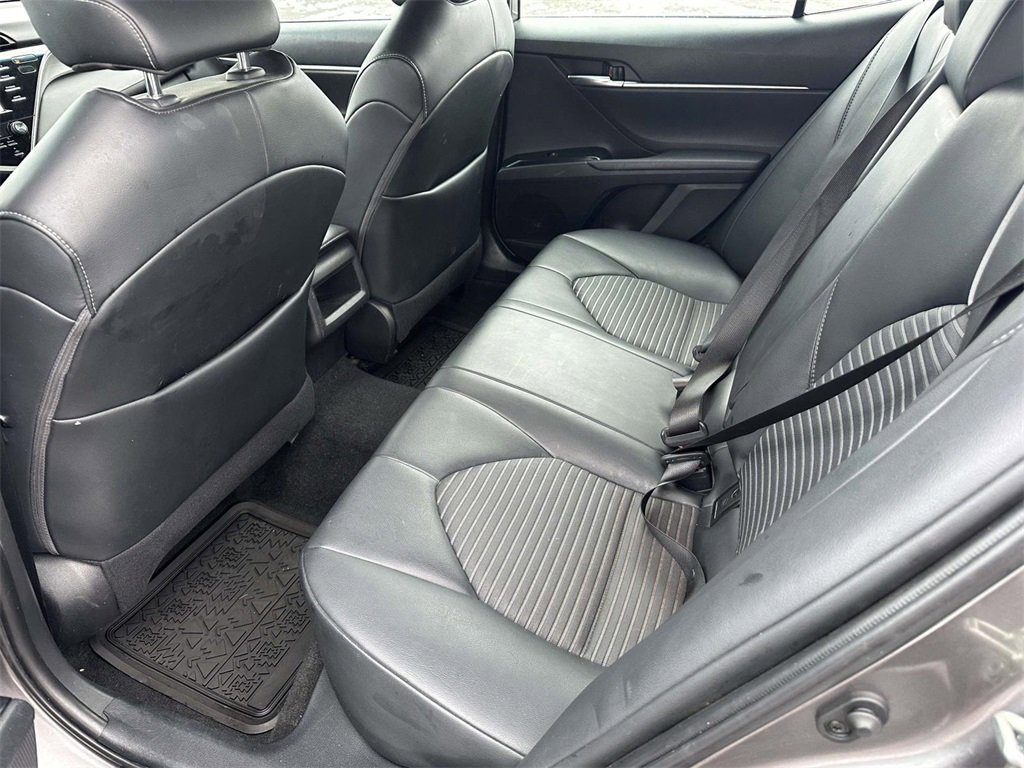 Used 2020 Toyota Camry SE image 10