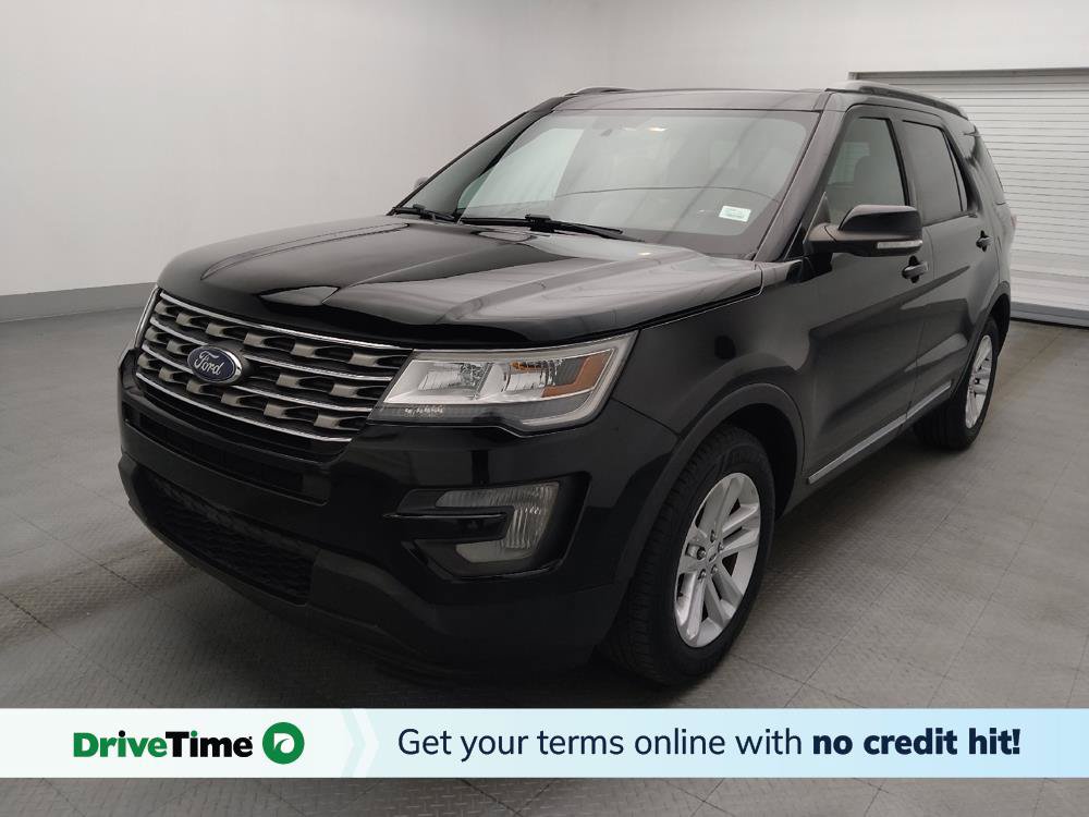 Used 2017 Ford Explorer XLT w/ Equipment Group 202A FWD image 1
