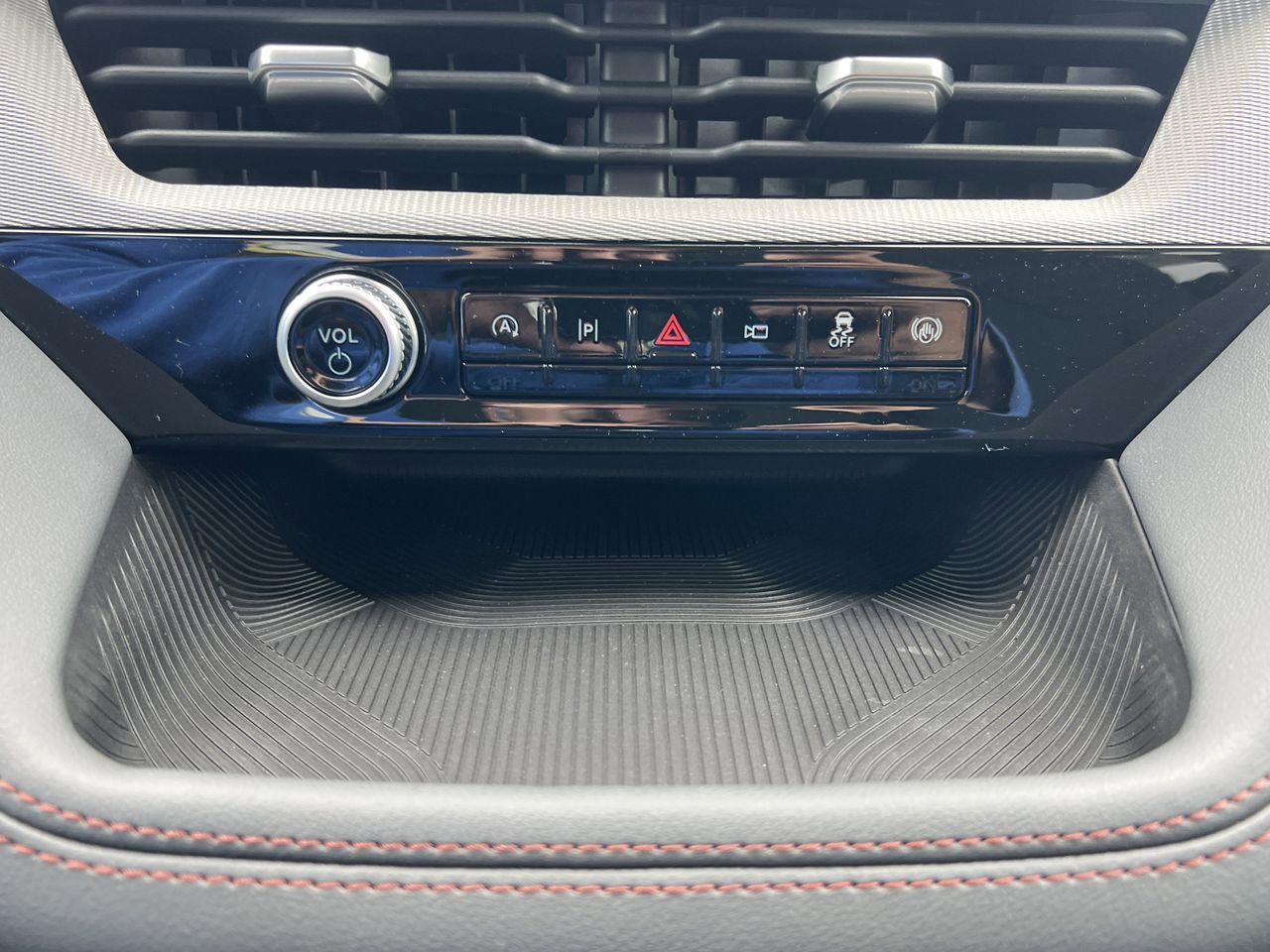 New 2026 Ford Explorer Active image 7