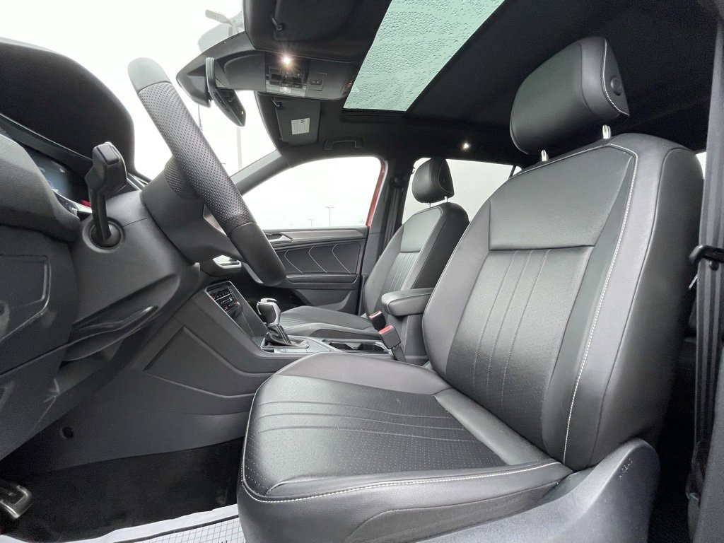 Used 2024 Volkswagen Tiguan SE R-Line image 22