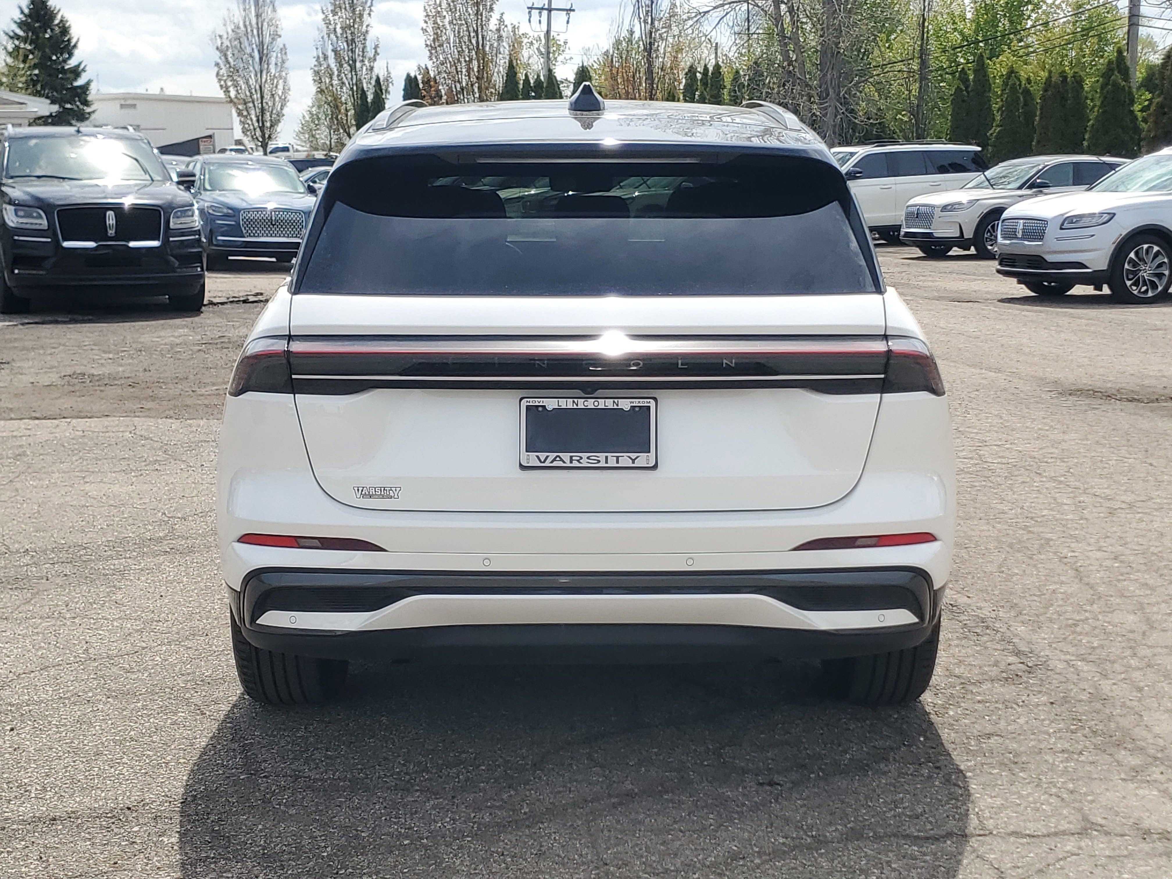 Certified 2024 Lincoln Nautilus Reserve w/ Equipment Group 203A AWD/4WD image 5