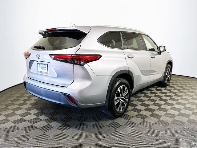 Certified 2023 Toyota Highlander XLE image 8