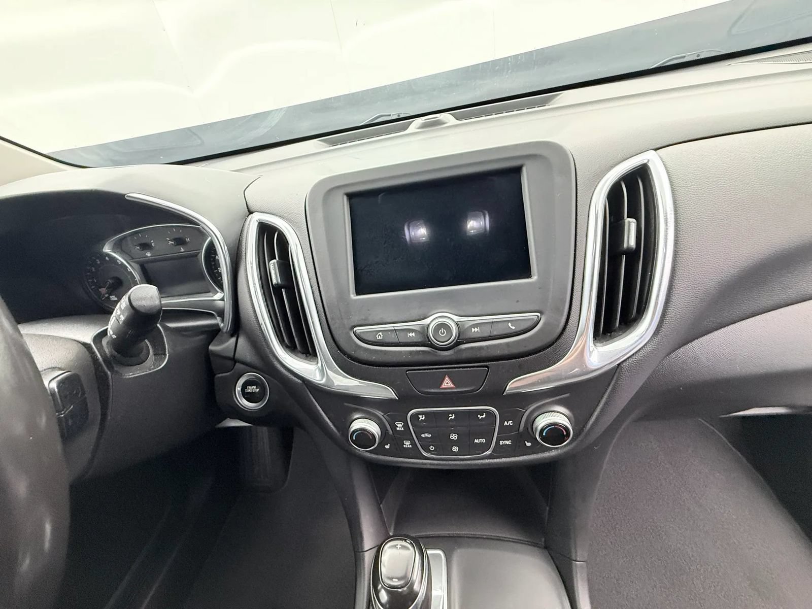 Used 2019 Chevrolet Equinox LT FWD image 13