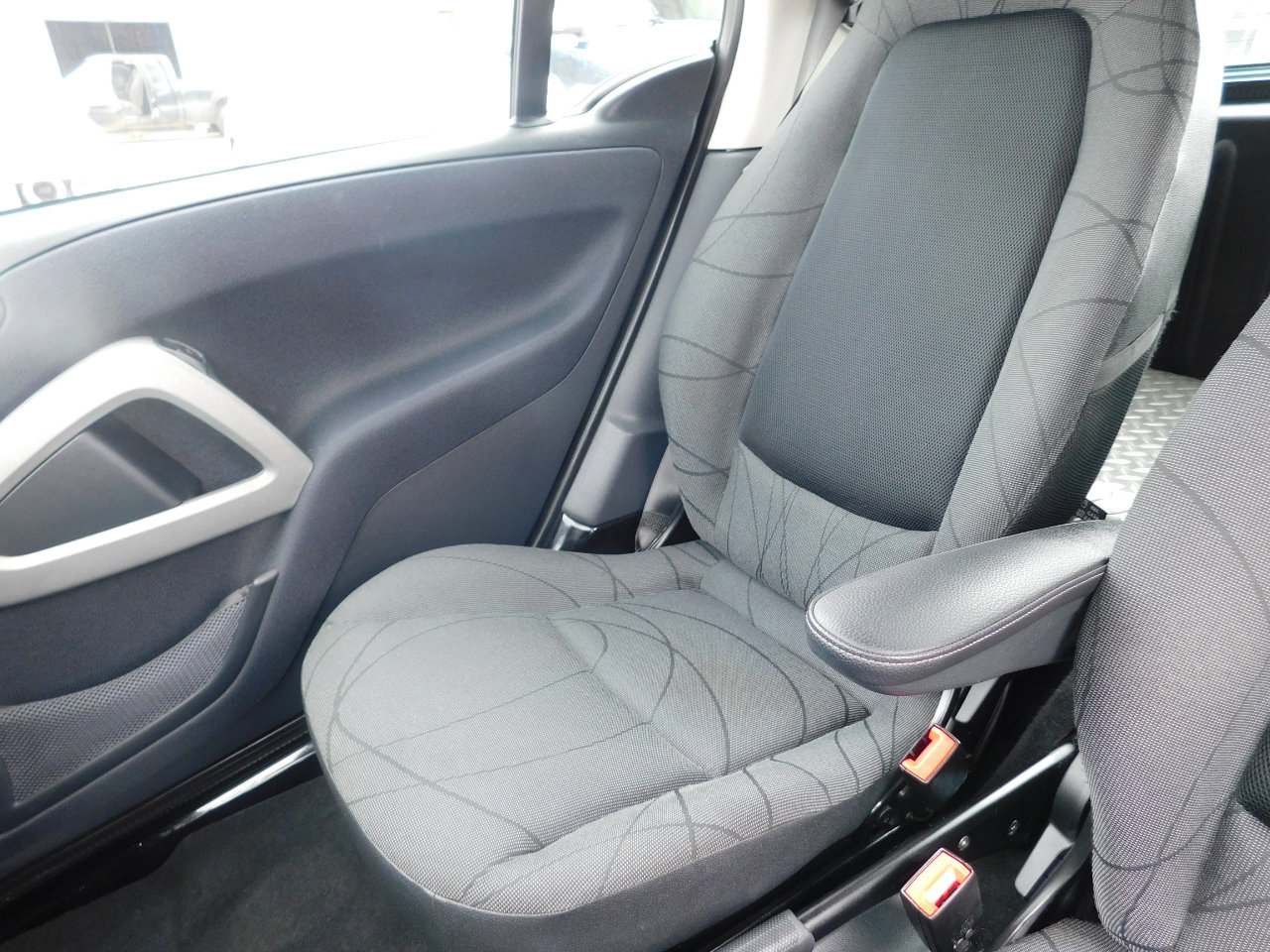 Used 2014 smart fortwo pure image 13