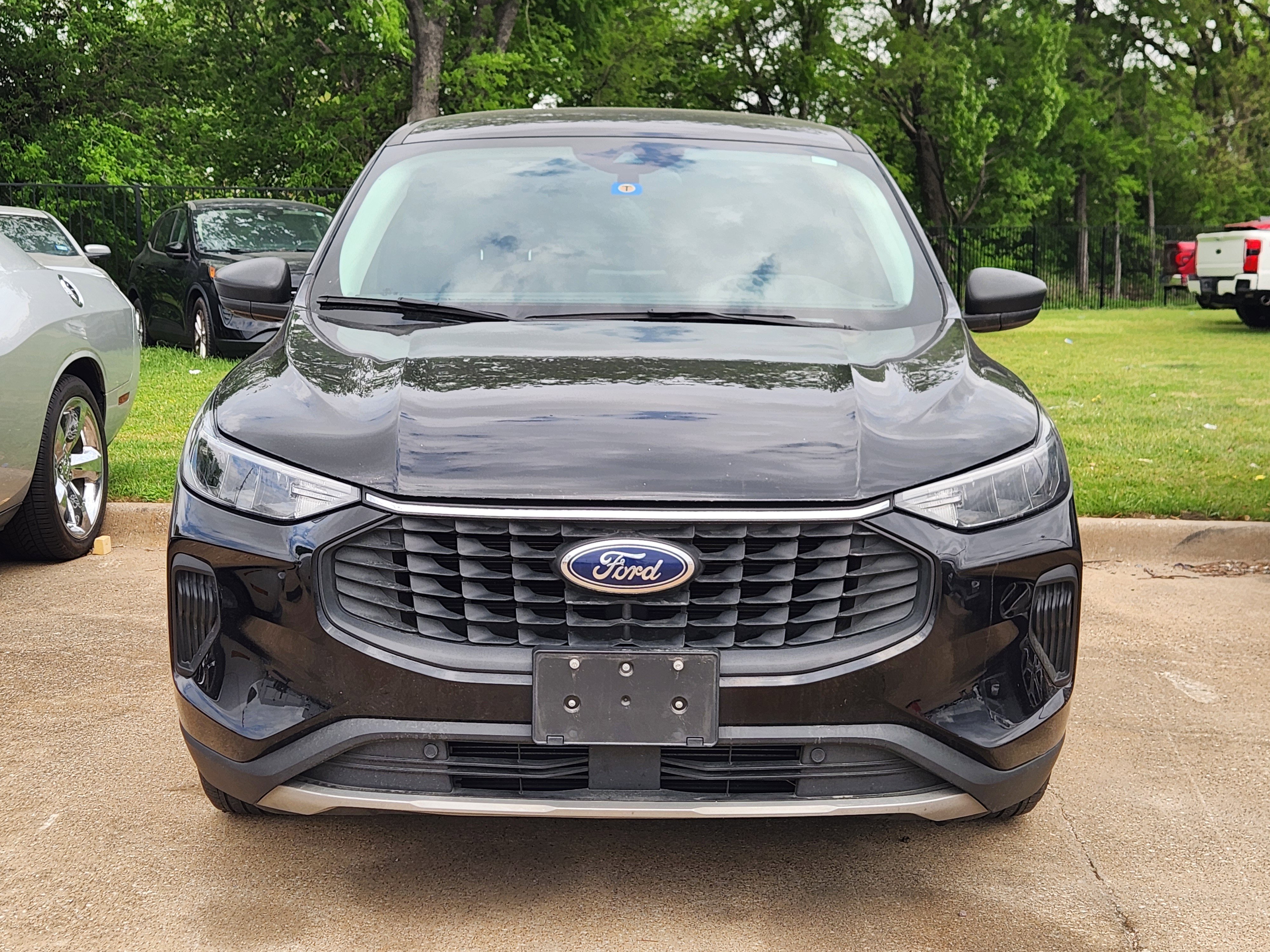 Used 2023 Ford Escape Active w/ Cold Weather Package image 2