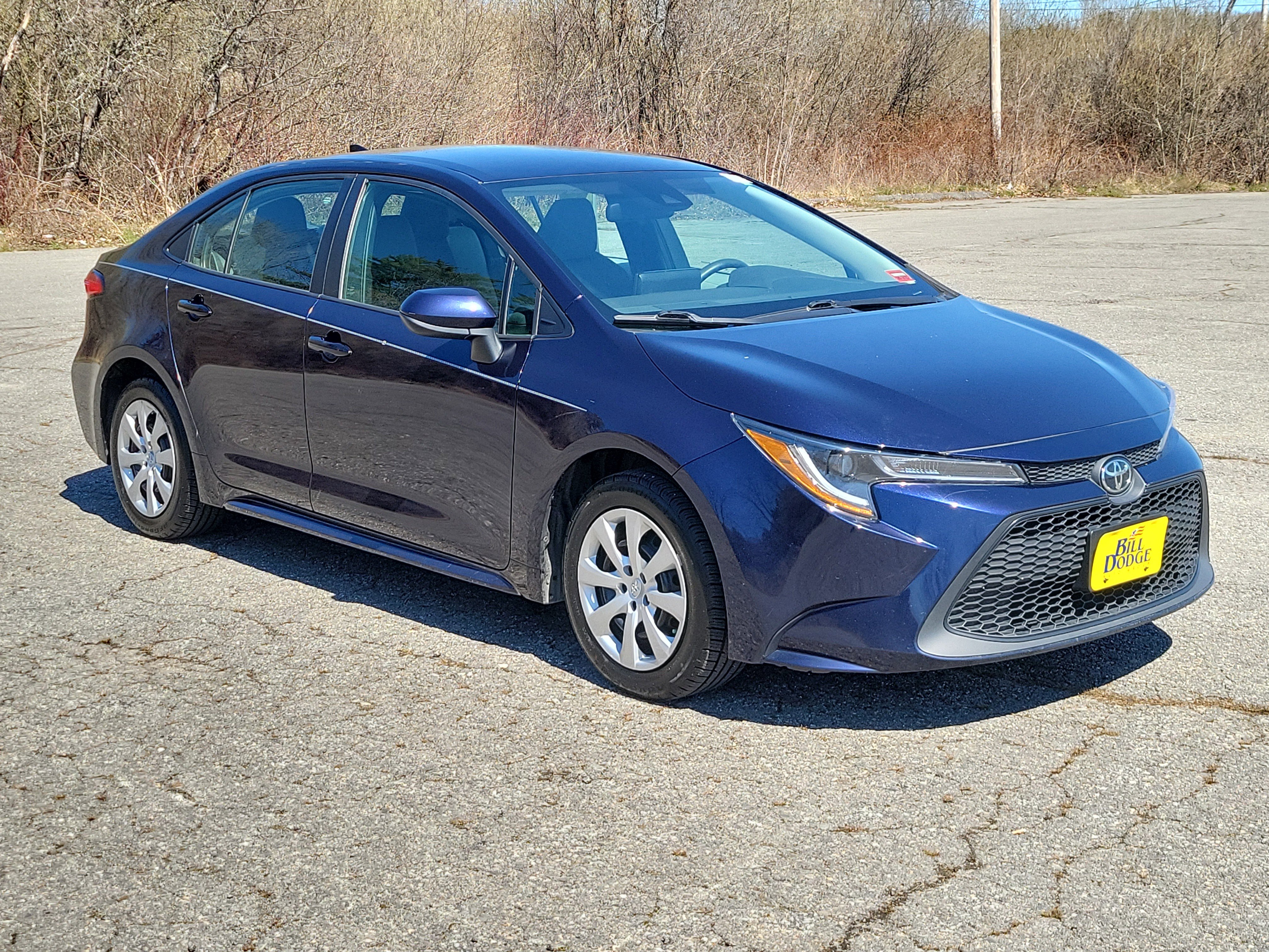 Used 2022 Toyota Corolla LE FWD image 3