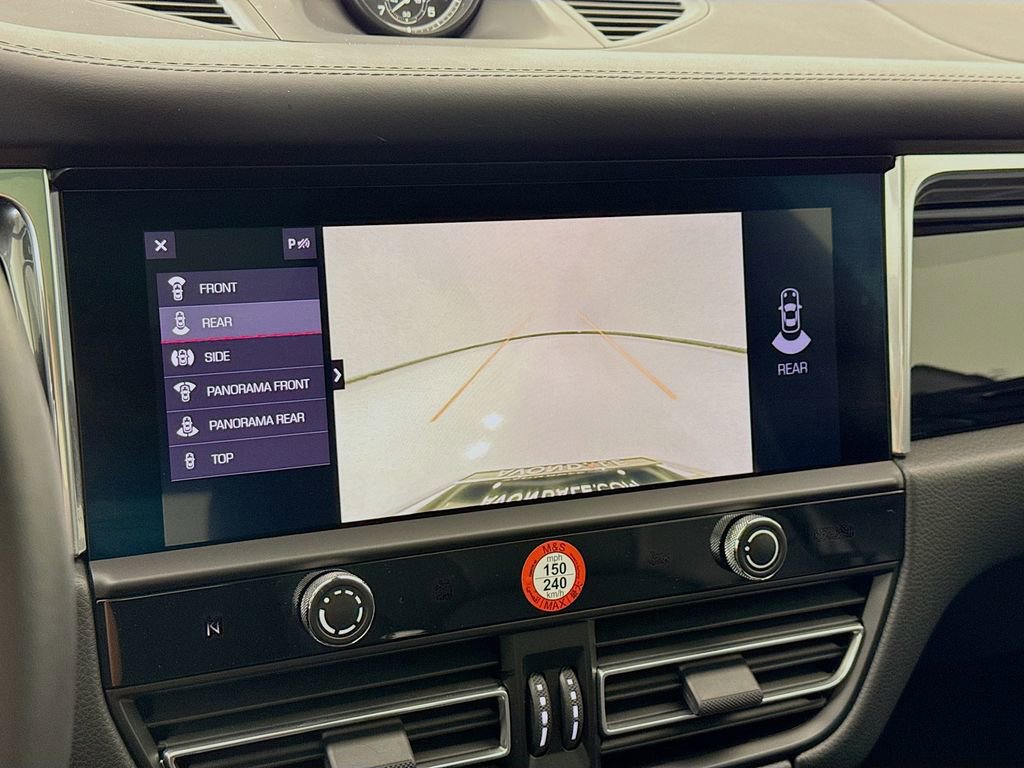 Certified 2025 Porsche Macan image 21