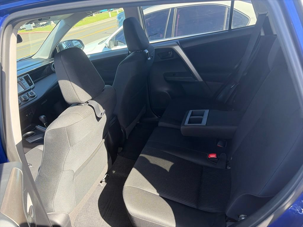 Used 2015 Toyota RAV4 LE AWD/4WD image 10