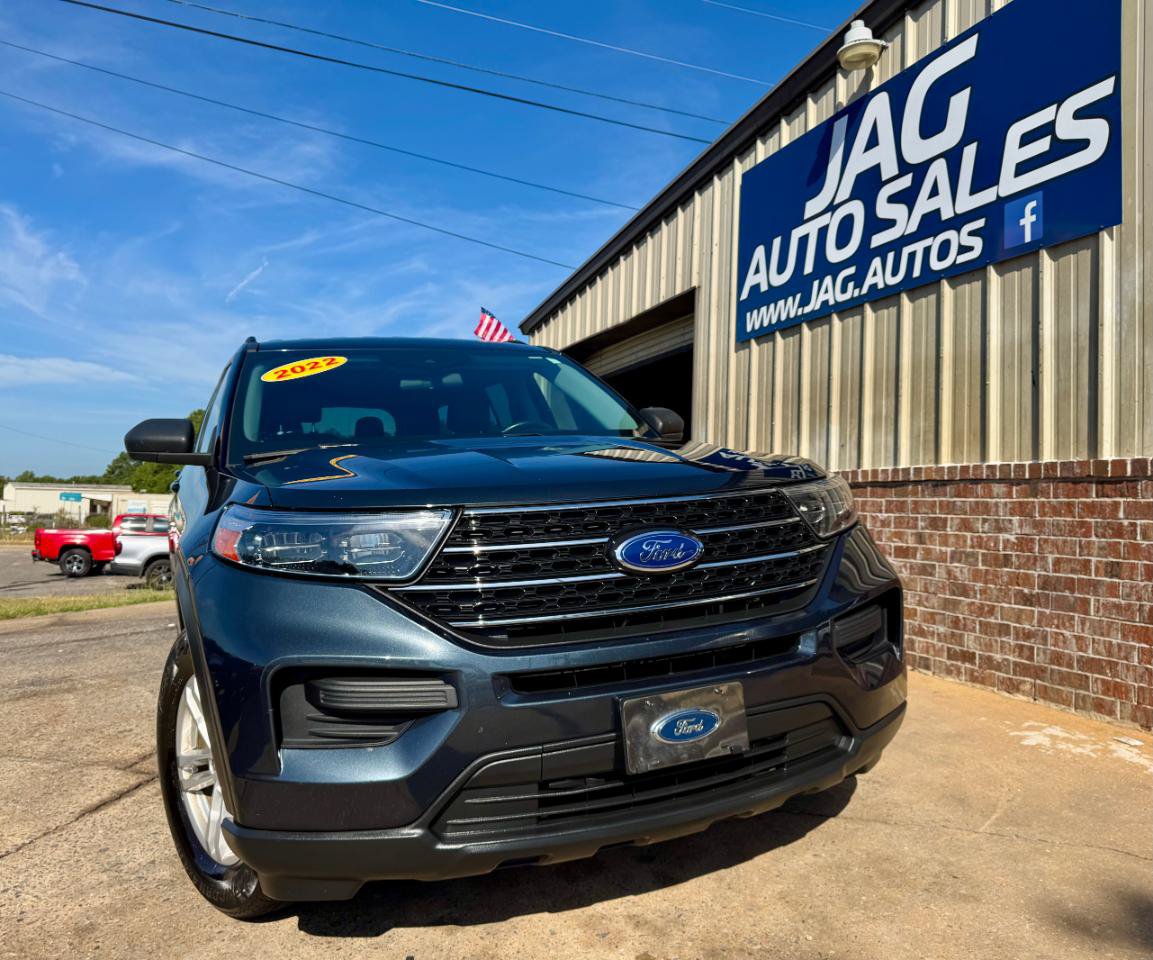 Used 2022 Ford Explorer XLT RWD image 2