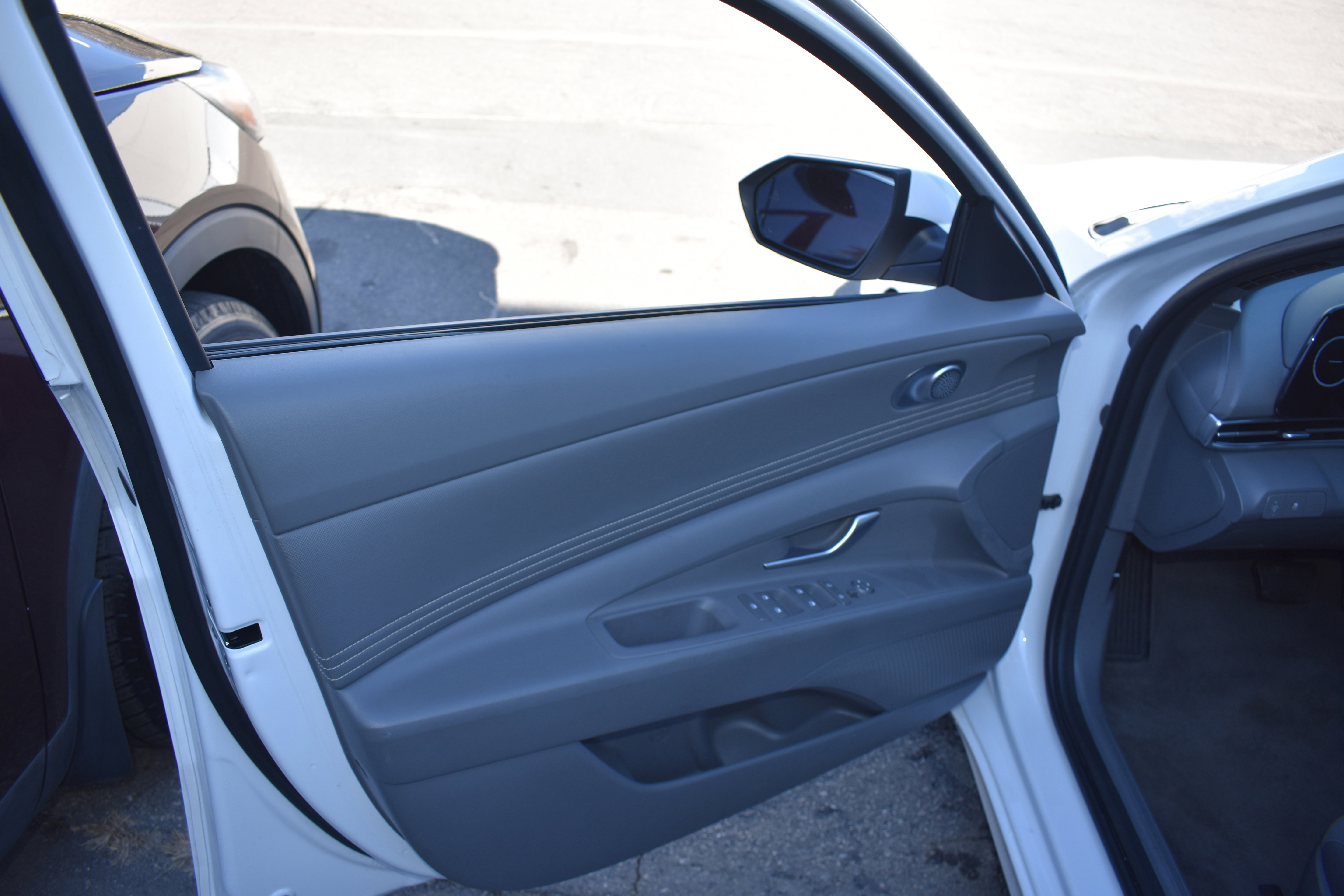 Used 2025 Hyundai Elantra SEL image 25