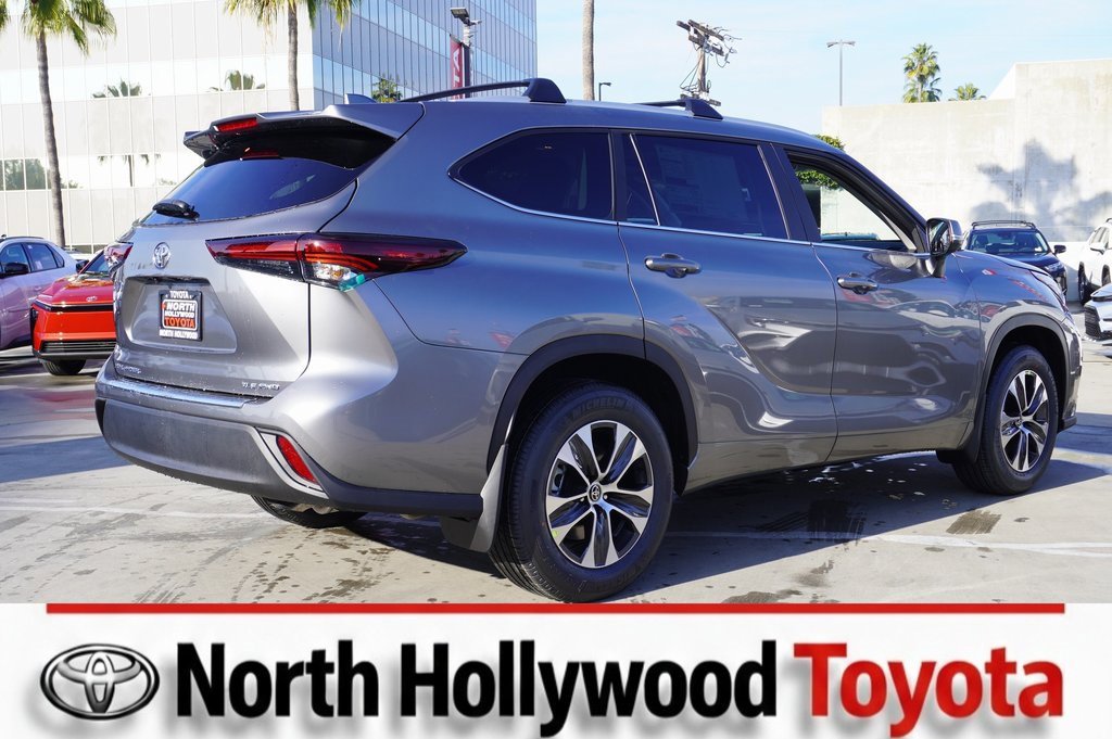 New 2026 Toyota Highlander XLE image 4