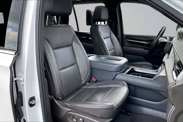 Used 2023 GMC Yukon Denali w/ Denali Reserve Package AWD/4WD image 30