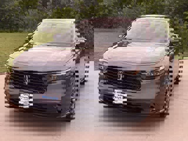 Used 2023 Honda Accord EX image 2