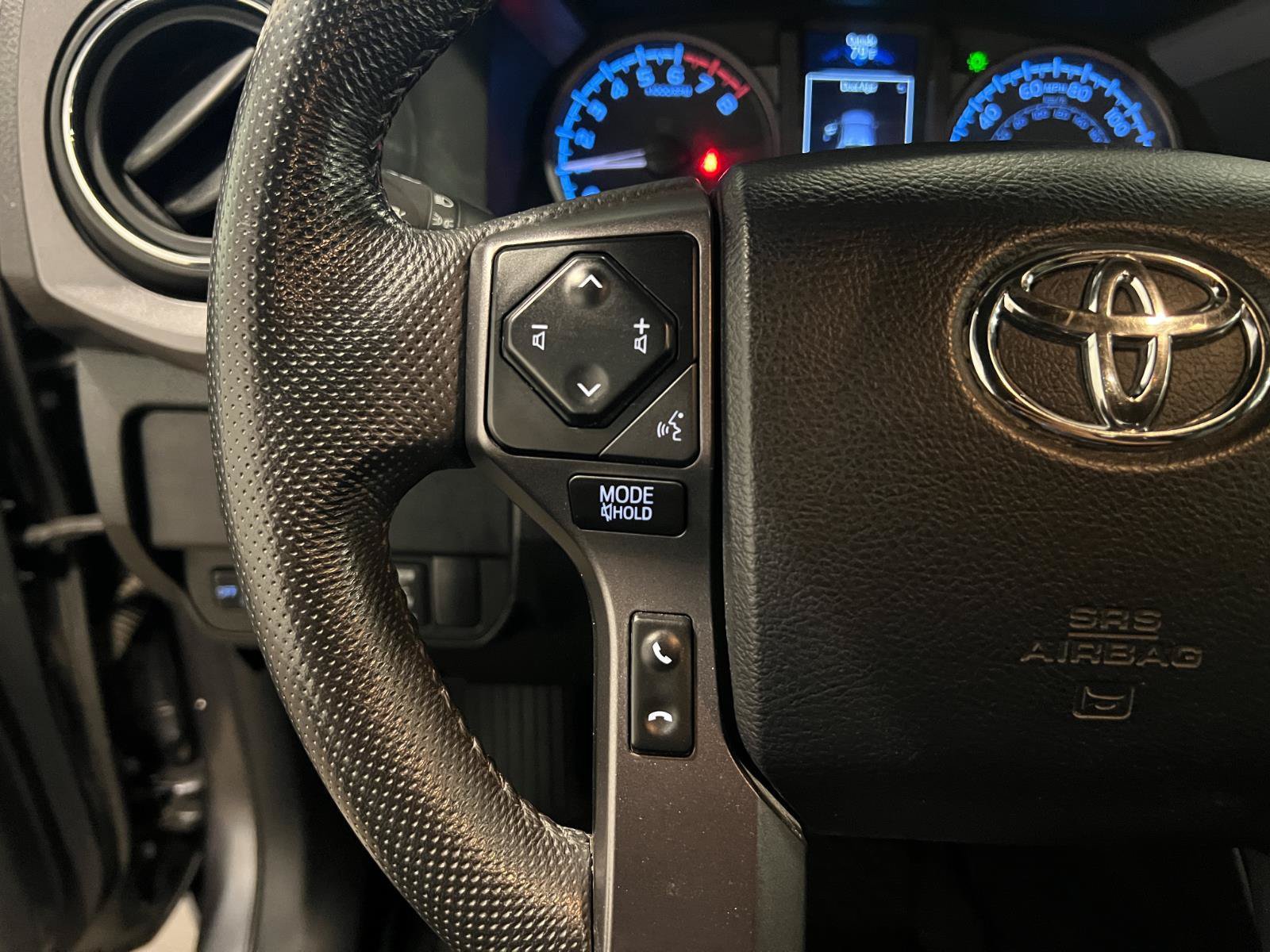 Used 2023 Toyota Tacoma TRD Off-Road w/ Advanced Technology Package AWD/4WD image 13