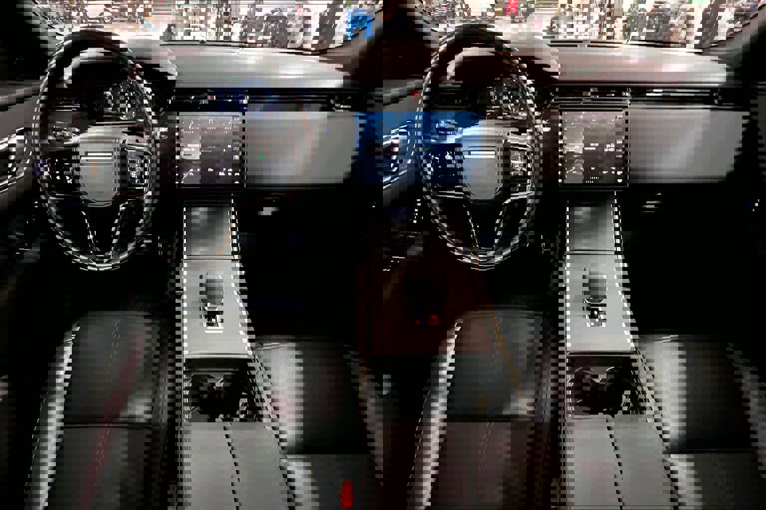 Used 2025 Land Rover Range Rover Velar Dynamic SE image 16