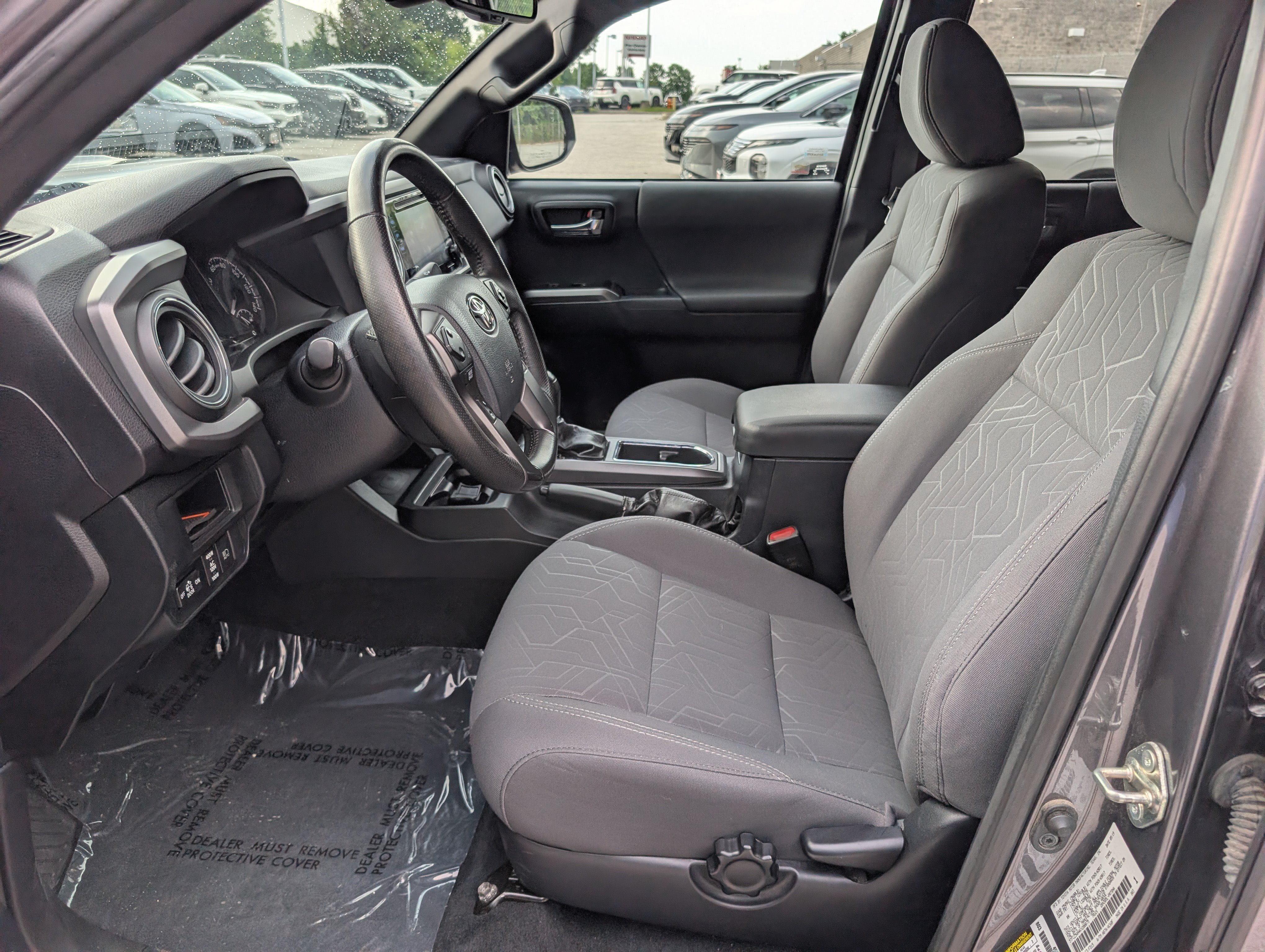 Used 2019 Toyota Tacoma TRD Sport w/ Technology Package AWD/4WD image 16
