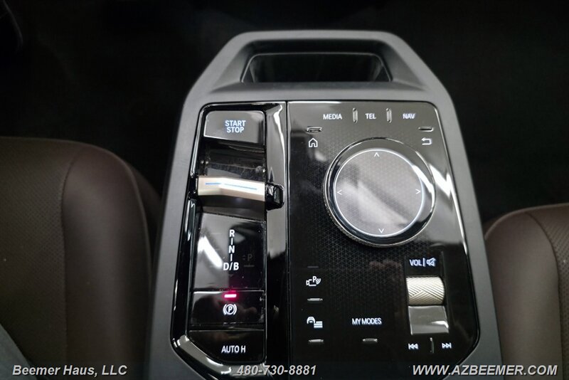 Used 2024 BMW iX xDrive50 w/ Sport Package AWD/4WD image 38