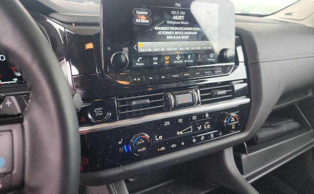 Used 2025 Nissan Pathfinder Platinum w/ Cargo Package image 6