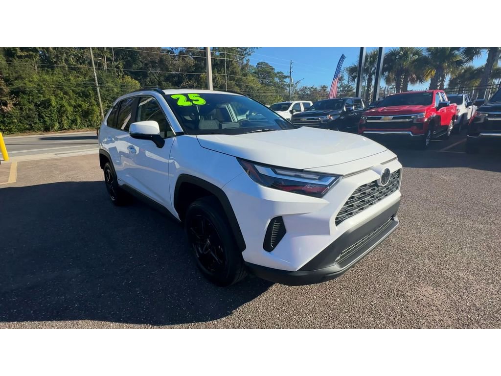 Used 2025 Toyota RAV4 XLE image 8
