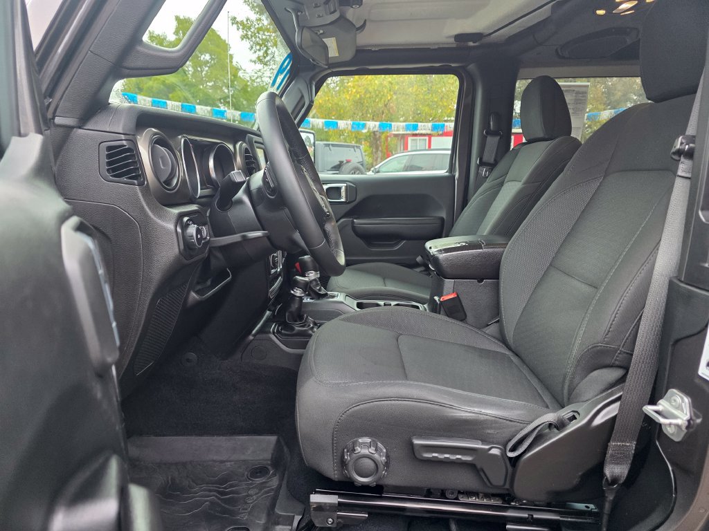 Used 2019 Jeep Wrangler Sport AWD/4WD image 4